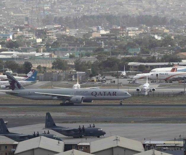 Aeropuerto internacional de Kabul cierra vuelos comerciales