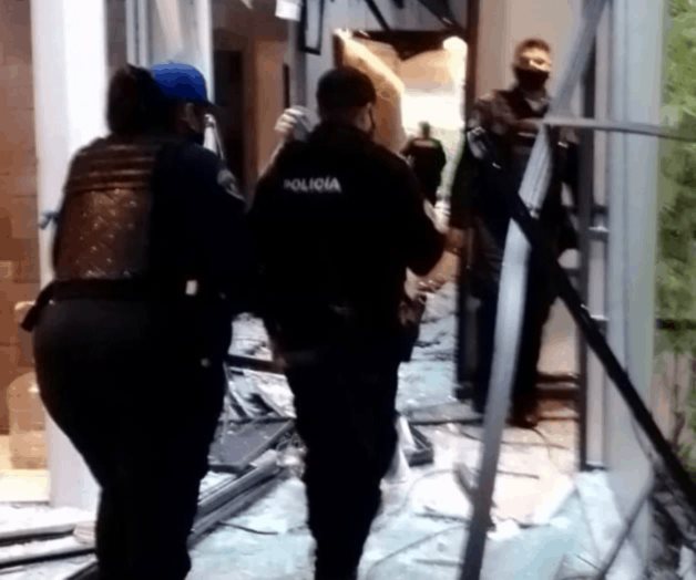 Reportan explosión por acumulación de gas en edificio 