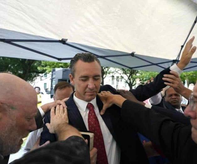 Pastores evangélicos se vacunan, sin recomendar la vacuna Pastores evangélicos se vacunan, sin recomendar la vacuna