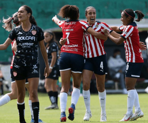 Se da Chivas festín ante las Centellas del Necaxa Se da Chivas festín ante las Centellas del Necaxa