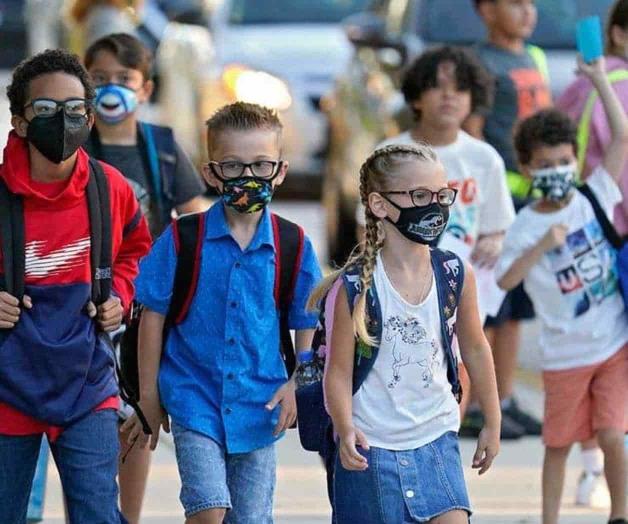 Aplican tercera dosis