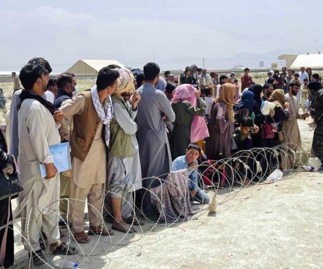 Talibán permite “paso seguro” para evacuaciones de EU