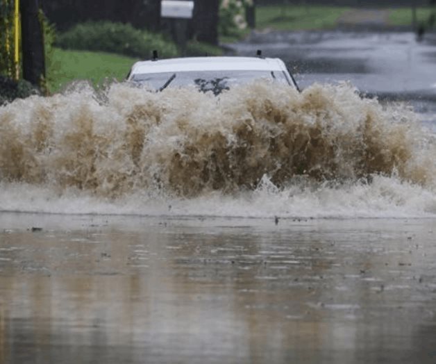 Ahora como depresión tropical, Fred empapa noroeste de EEUU Ahora como depresión tropical, Fred empapa noroeste de EEUU