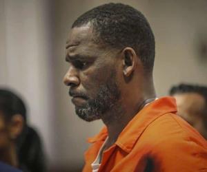 Cronología de la vida de R. Kelly, rumores y cargos penales
Cronología de la vida de R. Kelly, rumores y cargos penales