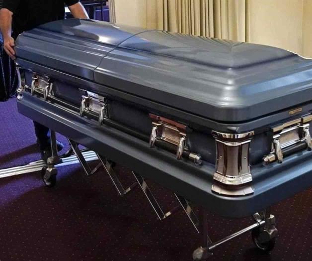 Sacan cuerpo de velorio tras olvidar autopsia