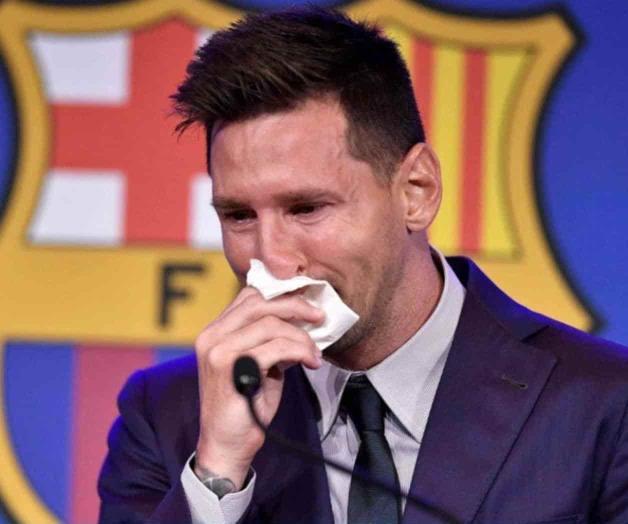 Subastan pañuelo que Messi utilizó en su despedida del Barcelona