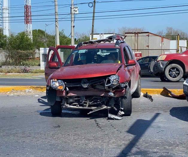 Cafre ignora alto, choca y deja herida a una mujer Cafre ignora alto, choca y deja herida a una mujer