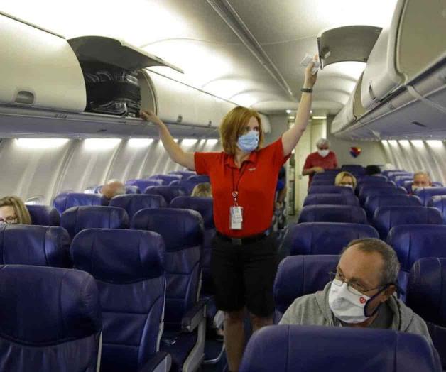 Amplían el uso de la mascarilla en aviones