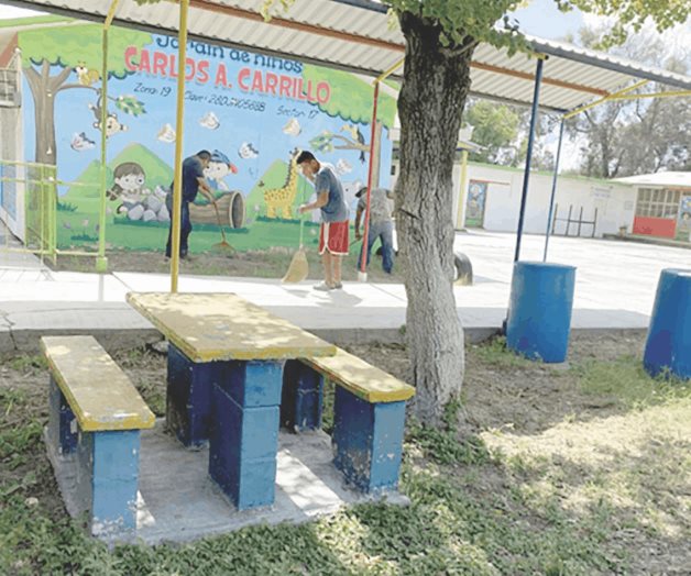 Fumigan jardín de niños