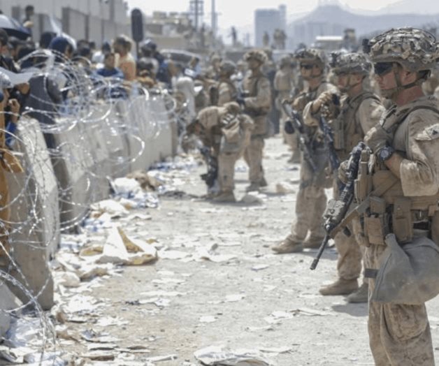 Rumanos y búlgaros son evacuados de Afganistán