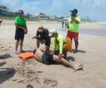 Salvan a reynosense de morir ahogado en playa Miramar