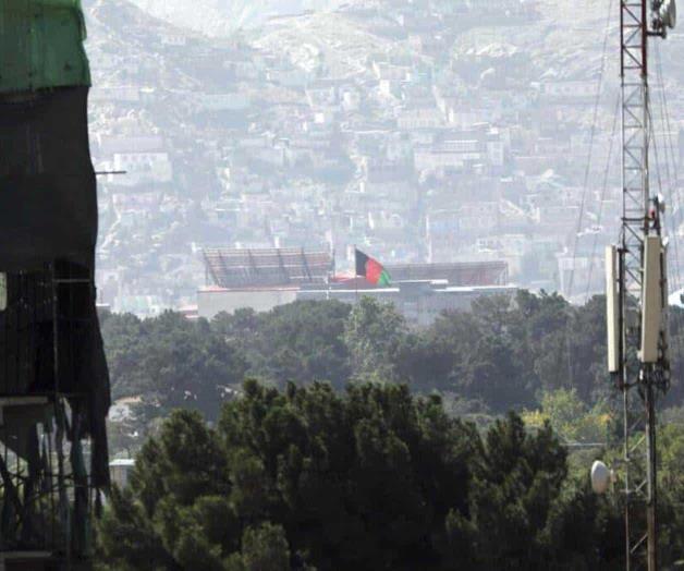 Siete muertos en caos en aeropuerto de Kabul