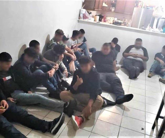 Hallan en Laredo a 100 migrantes 