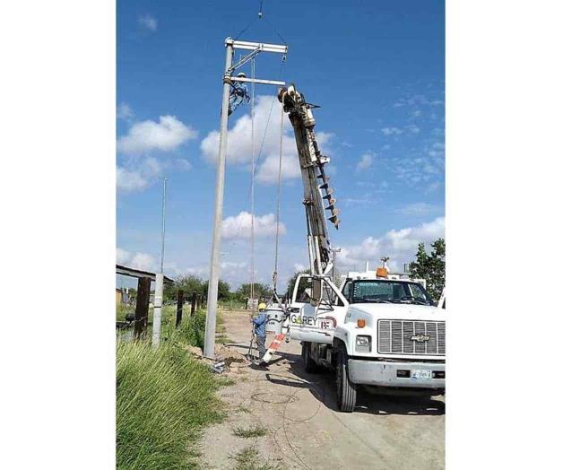 Amplían red de electricidad en Díaz Ordaz