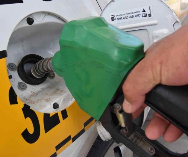 Baja precio de gasolina pero hay acaparamiento