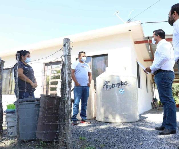 Entregan apoyos a familias de Jiménez