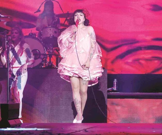 Alista gira... ¡ y maternidad!