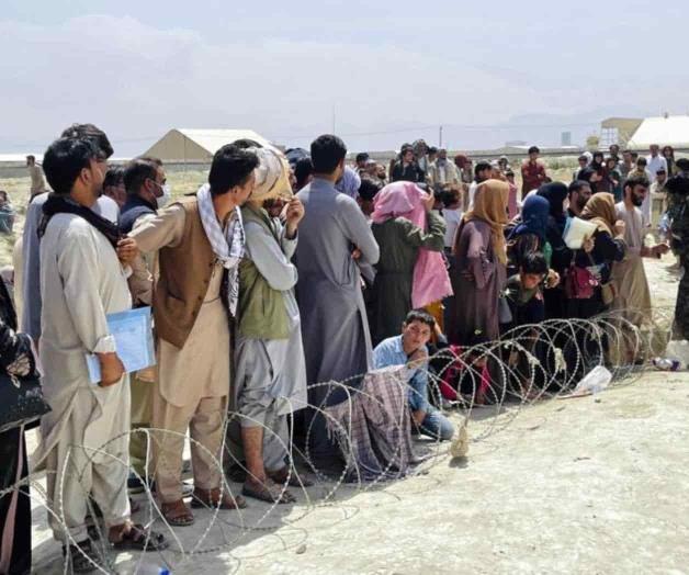 Esperan más de 10.000 personas ser evacuadas en Afganistán