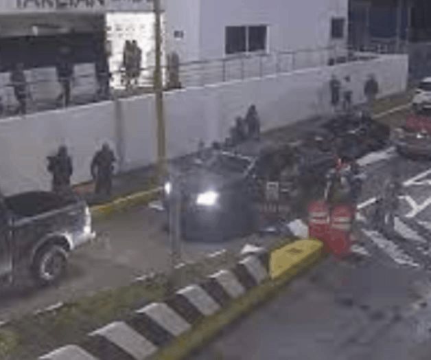 Toma grupo armado caseta en Michoacán Toma grupo armado caseta en Michoacán