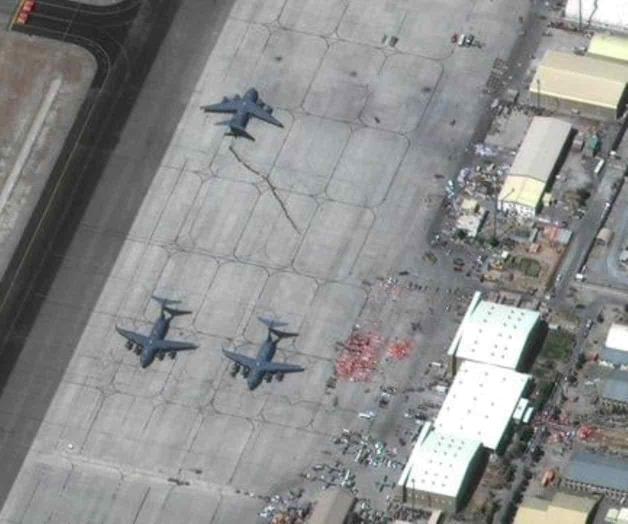 Funcionario: 11 kilos de explosivos llevaba suicida de Kabul Funcionario: 11 kilos de explosivos llevaba suicida de Kabul