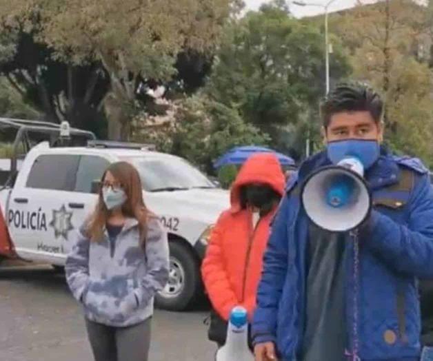 Estudiantes de Puebla denuncian desalojo violento en plena madrugada