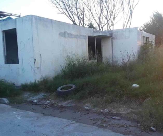 Abandonan viviendas