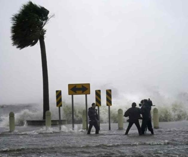 Huracán Ida impacta Luisiana; deja sin luz a Nueva Orleans Huracán Ida impacta Luisiana; deja sin luz a Nueva Orleans