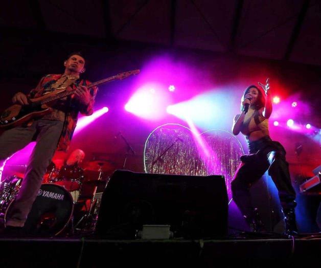 Llega con ‘Luces de Sal’