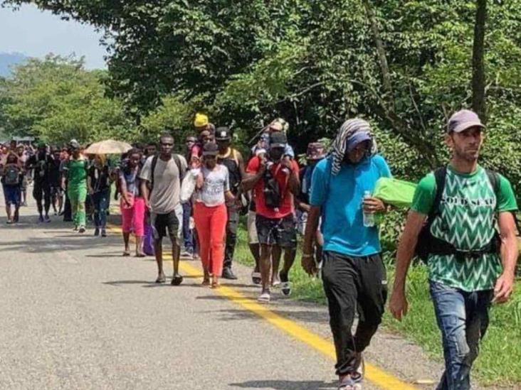 Caravana de más de 500 migrantes avanzó por la carretera costera de Chiapas Caravana de más de 500 migrantes avanzó por la carretera costera de Chiapas