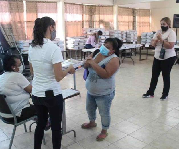 Concluye entrega de libros de texto