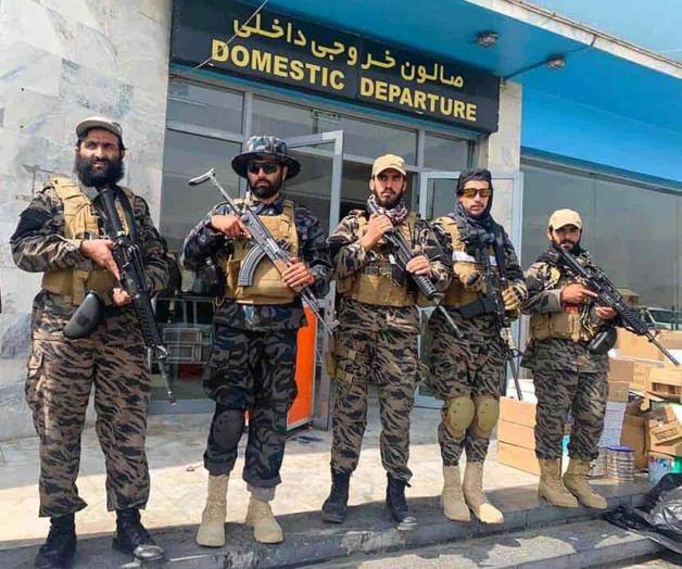 El Talibán disfruta victoria, pero se prepara para gobernar