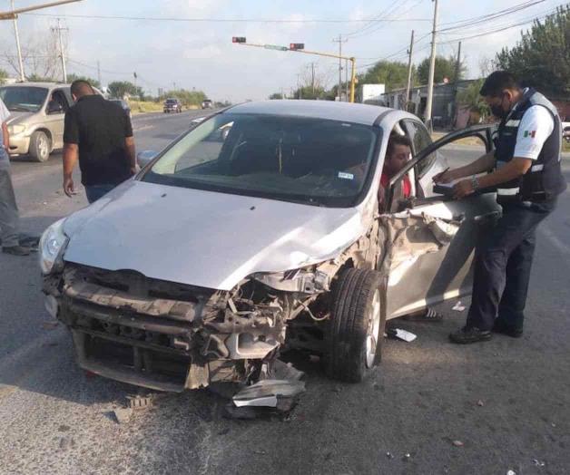 Conduce beodo y causa choque Conduce beodo y causa choque