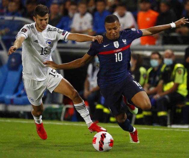 Sufre Francia y se conforma con empate ante Bosnia y Herzegovina