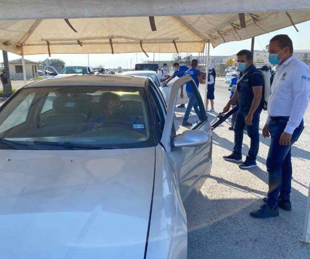 Sanitizan vehículos en Parque Industrial Sanitizan vehículos en Parque Industrial