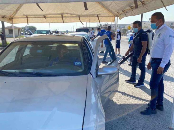 Sanitizan vehículos en Parque Industrial Sanitizan vehículos en Parque Industrial