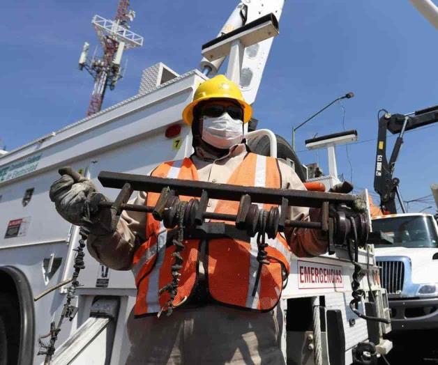 Se debilitan Pemex y CFE