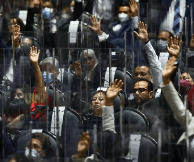 Diputados piden licencia y chapulinean en primera sesión de la 65 legislatura