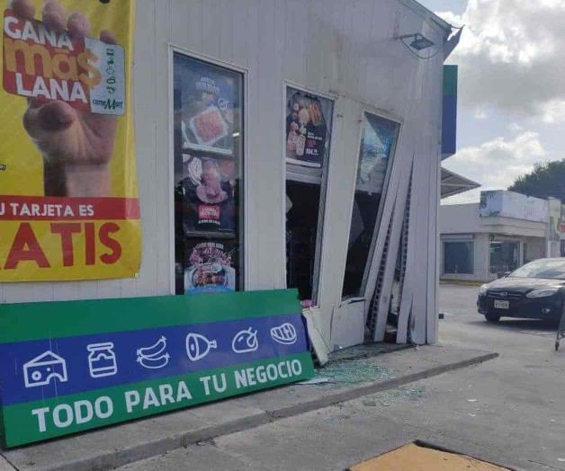 Confunde freno con acelerador Confunde freno con acelerador