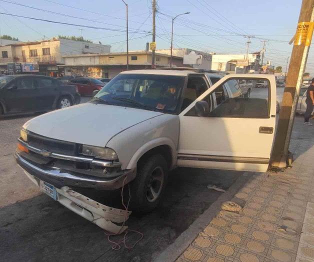 Cruza Madero por 16 de Septiembre sin hacer alto y provoca choque Cruza Madero por 16 de Septiembre sin hacer alto y provoca choque