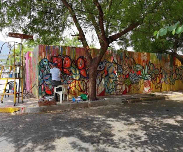 Deja pintor victorense su arte en la cuadra mágica