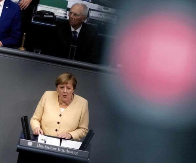 Merkel intenta dar impulso a la campaña de su partido