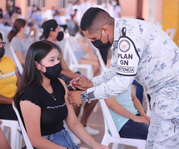 Vacunan a 93,760 jóvenes en frontera Vacunan a 93,760 jóvenes en frontera