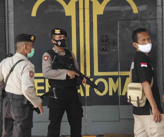 Incendio en prisión deja 41 reclusos muertos en Indonesia