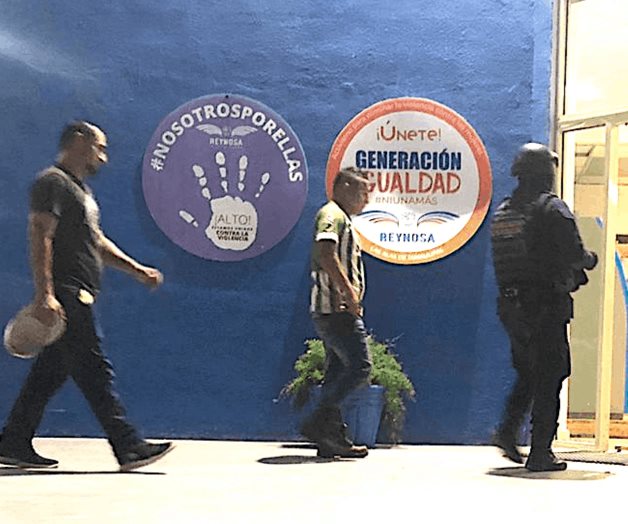 Ebrios traían ‘bar’ ambulante en auto