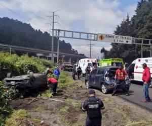 Deja carambola 6 lesionados en la México-Toluca