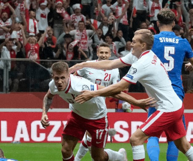 Polonia corta paso perfecto de Inglaterra Polonia corta paso perfecto de Inglaterra