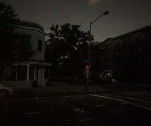Vuelven apagones nocturnos, pese a que finalizó la canícula Vuelven apagones nocturnos, pese a que finalizó la canícula