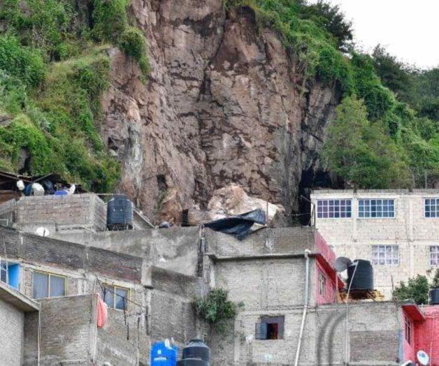 Un muerto y 10 personas desaparecidas tras desgajamiento del cerro del Chiquihuite