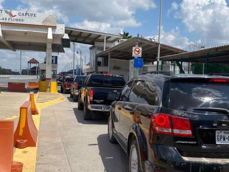 Pese a cierre, hay filas en puentes internacionales Pese a cierre, hay filas en puentes internacionales