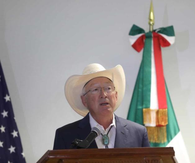 Llega a México Ken Salazar